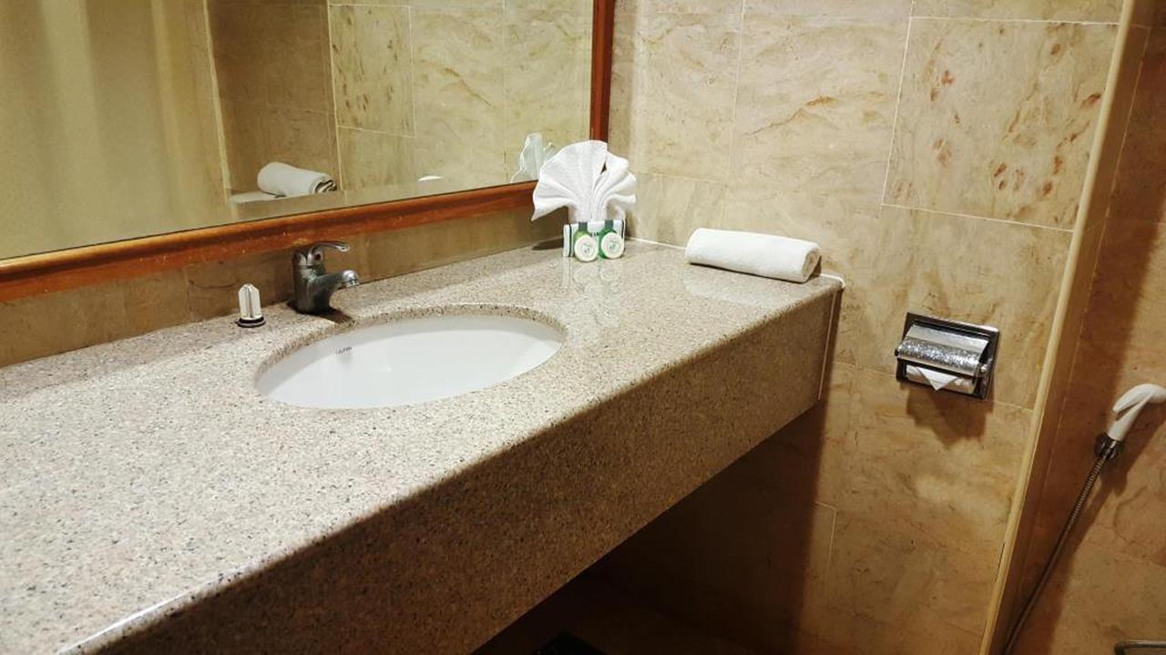 Hotel Legacy Port Dickson Esterno foto