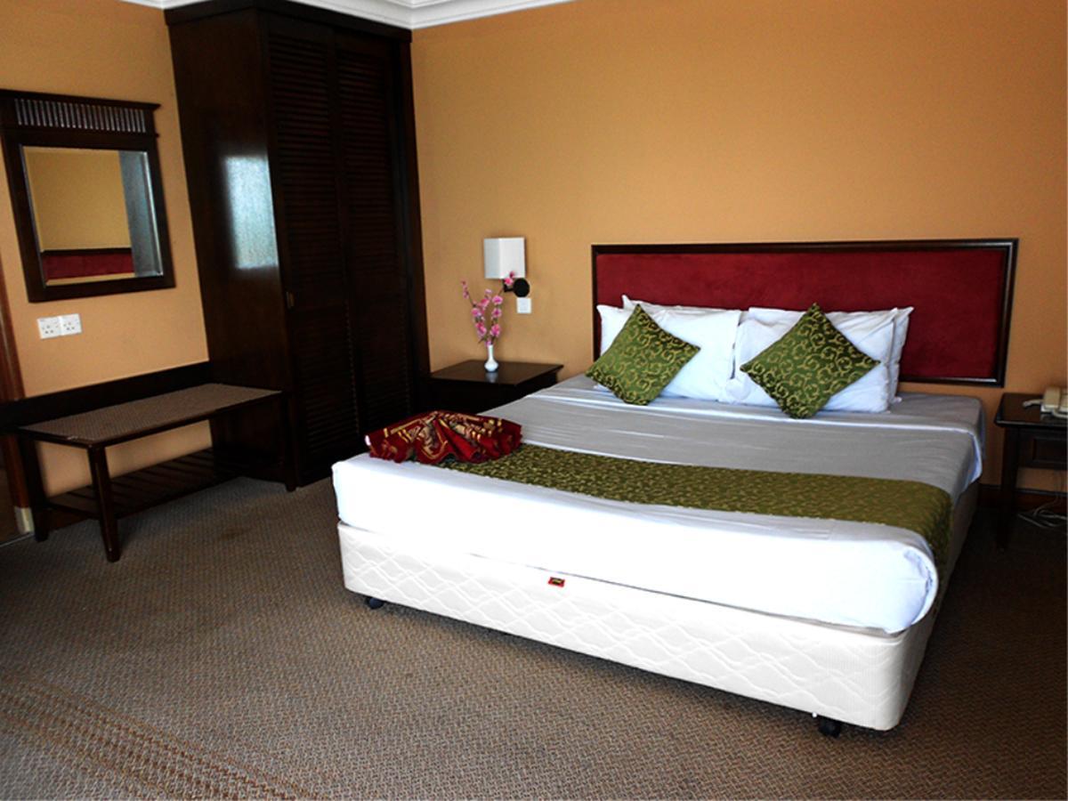 Hotel Legacy Port Dickson Esterno foto