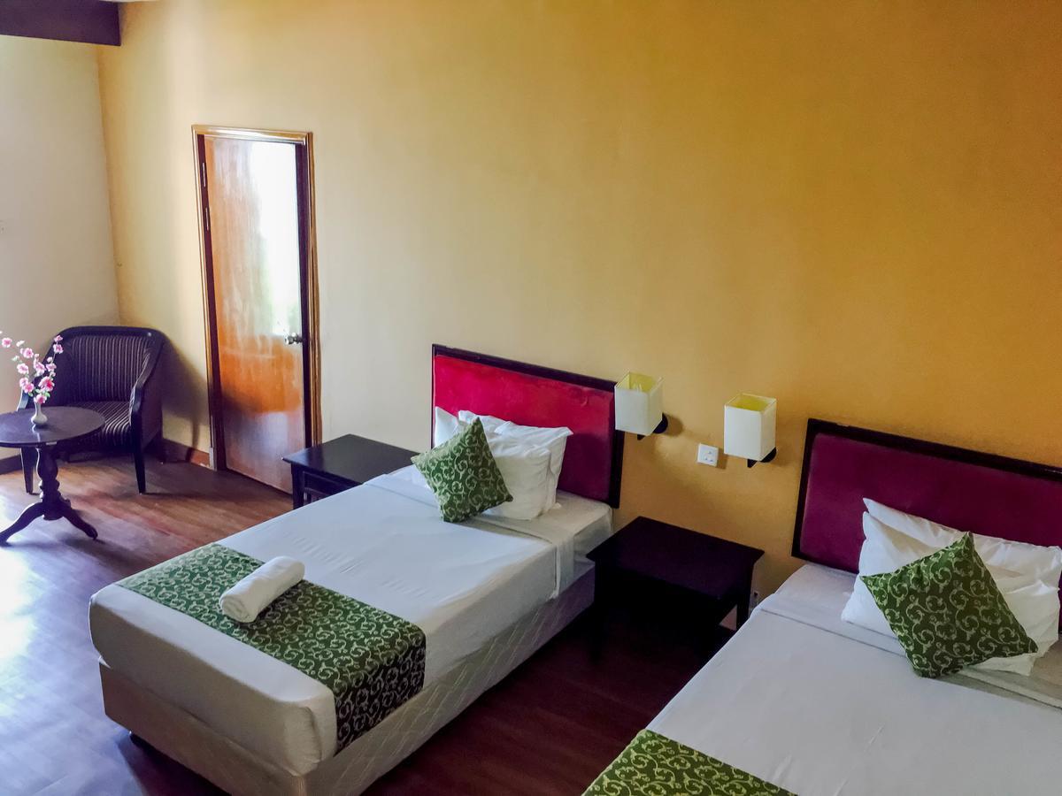 Hotel Legacy Port Dickson Esterno foto
