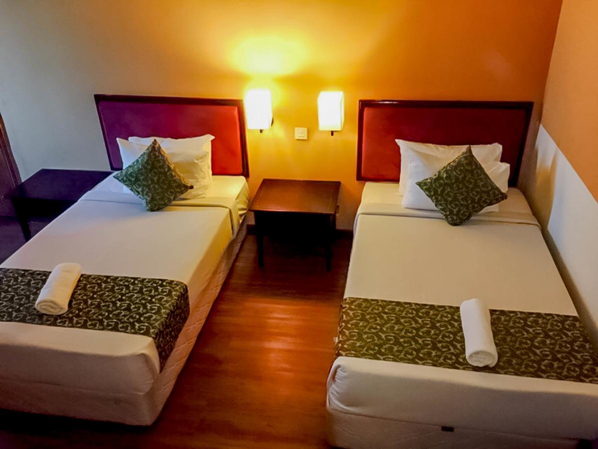 Hotel Legacy Port Dickson Esterno foto