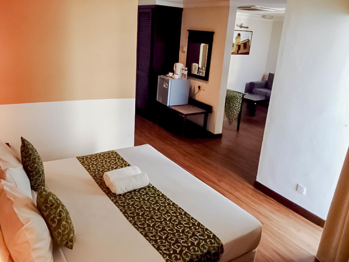 Hotel Legacy Port Dickson Esterno foto