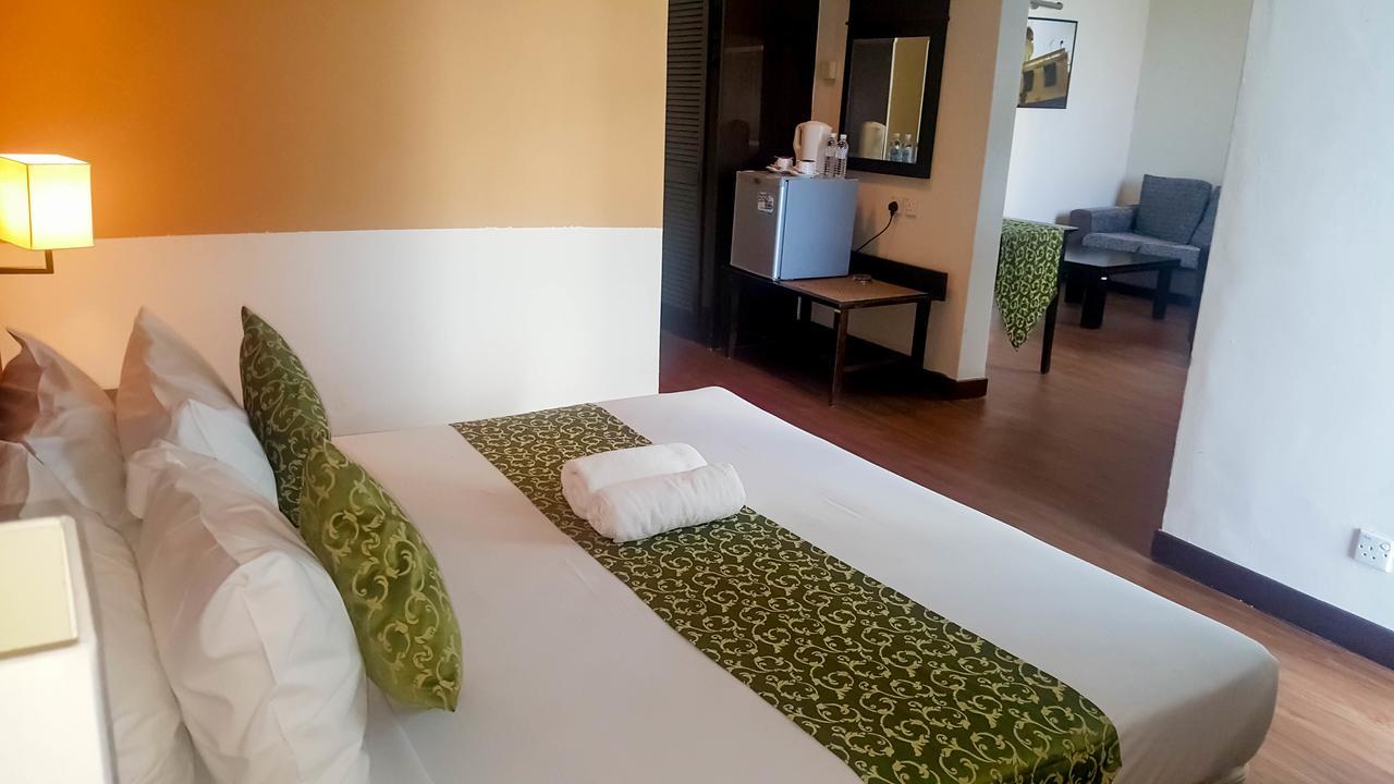 Hotel Legacy Port Dickson Esterno foto