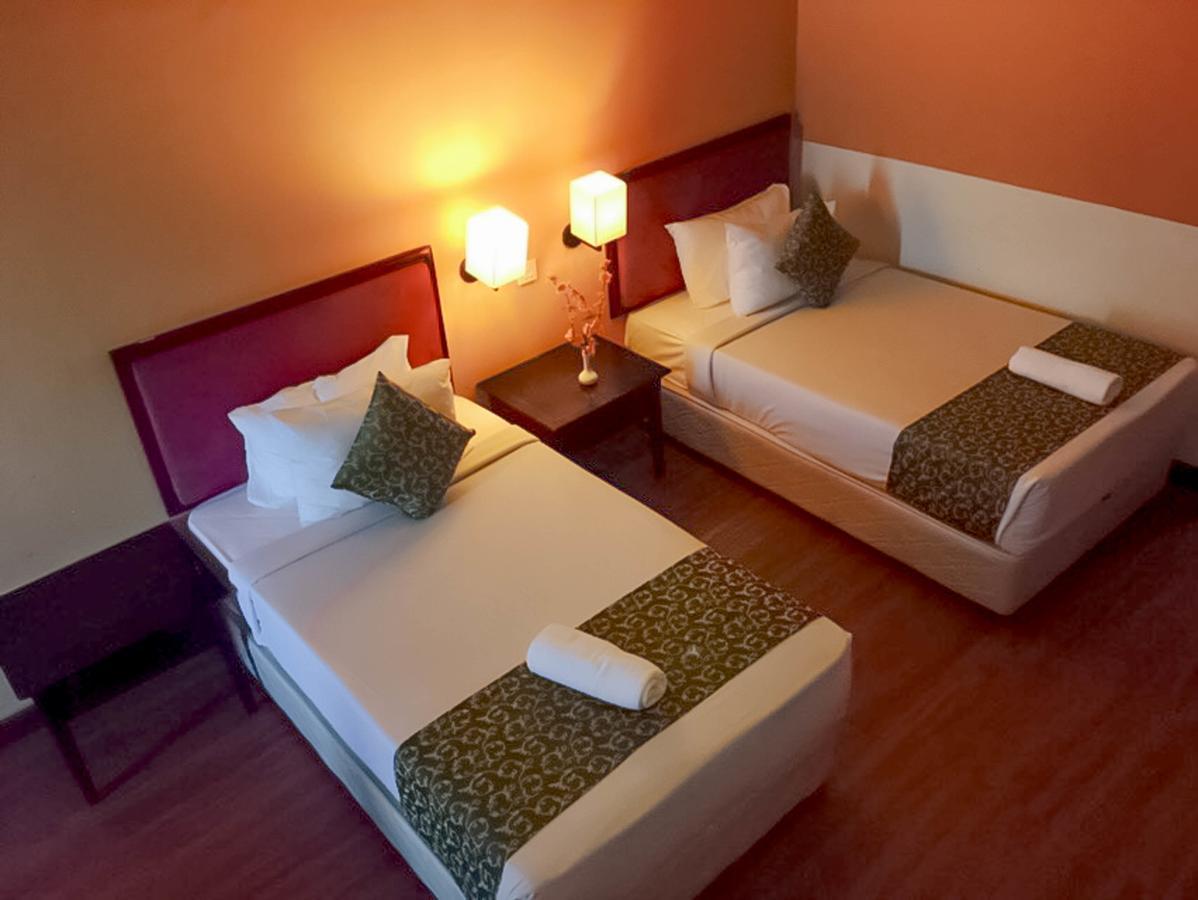 Hotel Legacy Port Dickson Esterno foto