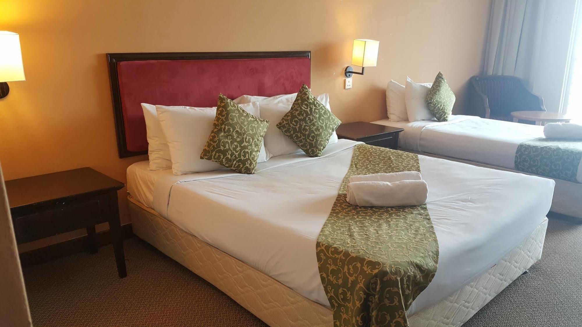 Hotel Legacy Port Dickson Esterno foto
