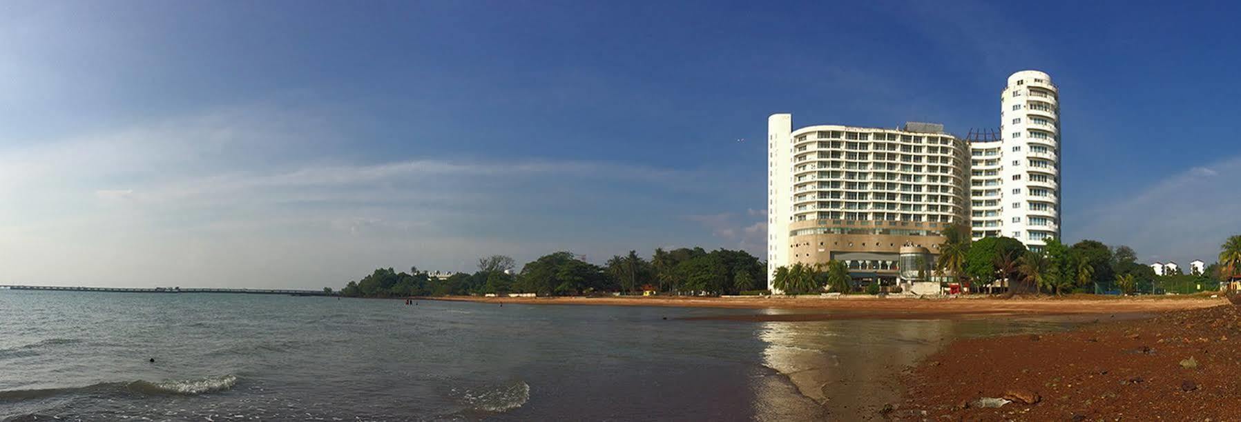 Hotel Legacy Port Dickson Esterno foto